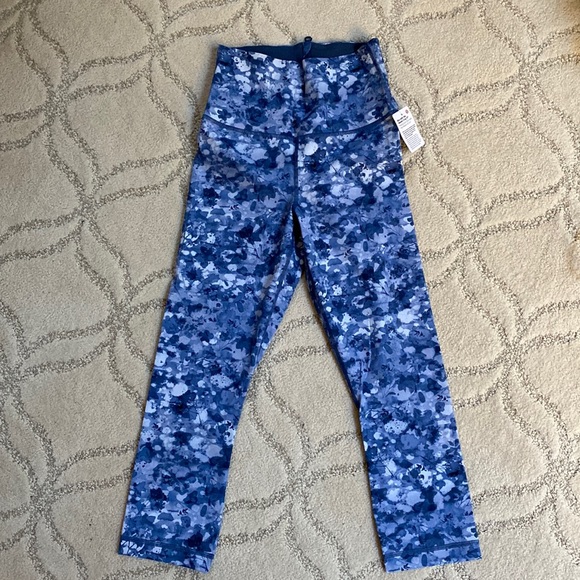 Brand new Rare Lululemon Run With The Waves Crops 21” - Picture 2 of 6
